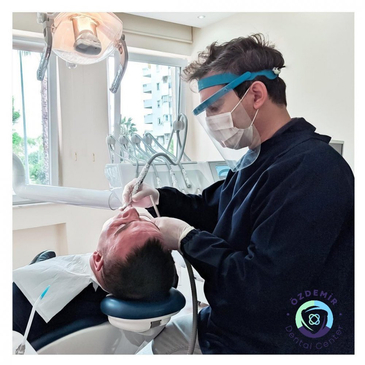 Slider image (5) Ozdemir Dental Center